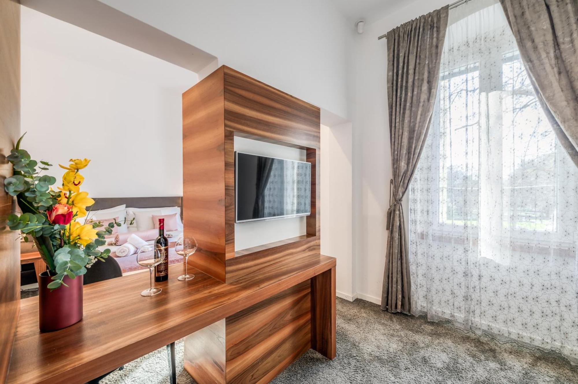 Nocleg ze śniadaniem Starlight Luxury 4*
